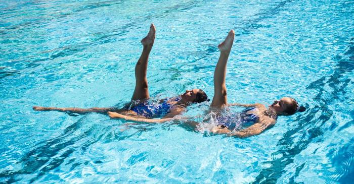 7 exerciții foarte eficiente la piscină pentru a arde calorii în această vară