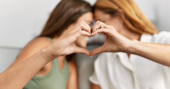 5 intrebari pe care sa i le adresezi mamei tale pentru a va consolida legatura