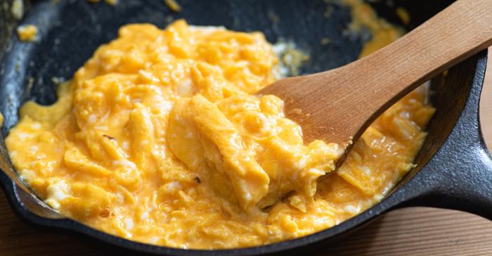 Un expert culinar dezvăluie metoda perfectă pentru ouă jumări cremoase, fără lactate