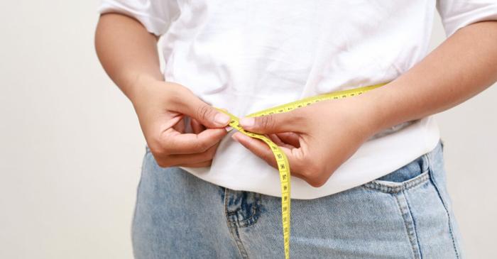 Alcoolul, principalul obstacol în procesul de slăbire la menopauză, avertizează un expert în nutriție