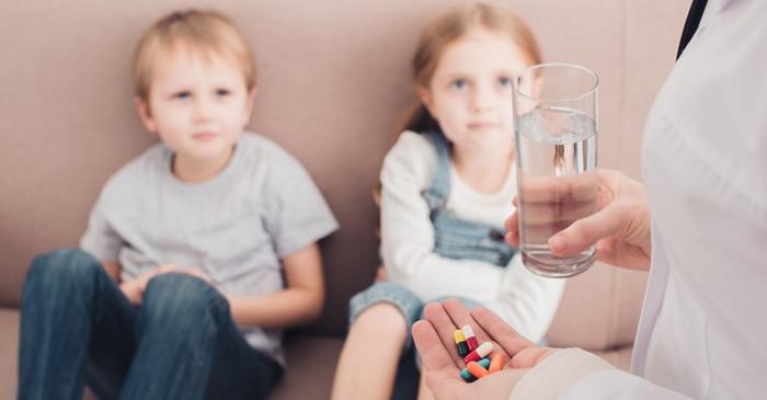 Antibioticele la copii: când sunt cu adevărat necesare și care sunt riscurile