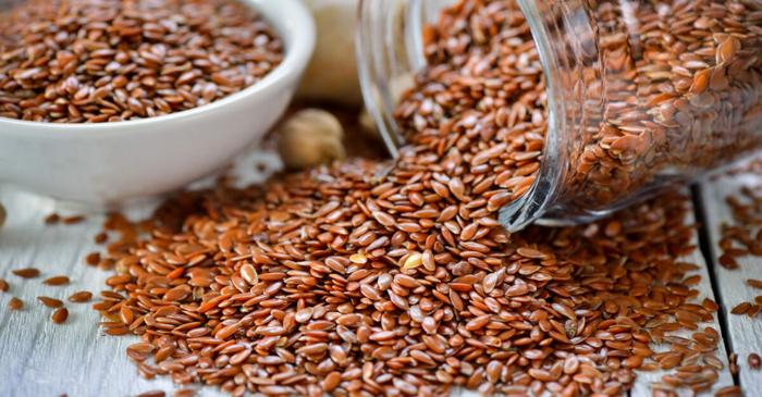 Semințele de in reduc colesterolul și protejează sănătatea inimii