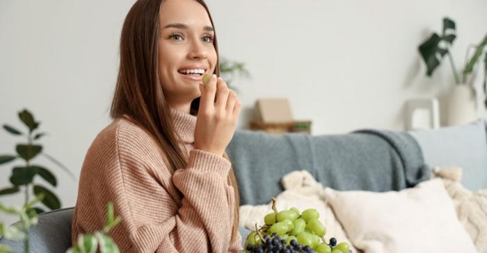 Cercetătorii britanici confirmă: momentul și calitatea gustărilor influențează sănătatea metabolică
