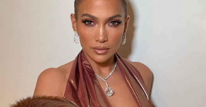 Antrenorul Jenniferei Lopez dezvăluie secretele unui abdomen perfect după 50 de ani