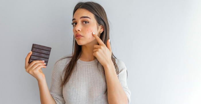 Ce alimente îți sabotează pielea fără să știi