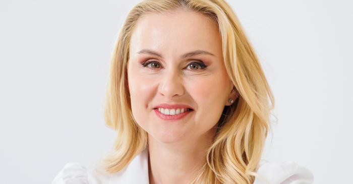 Dr Amalia Anghel lansează campania „Vara fără filtre" pentru o frumusețe autentică