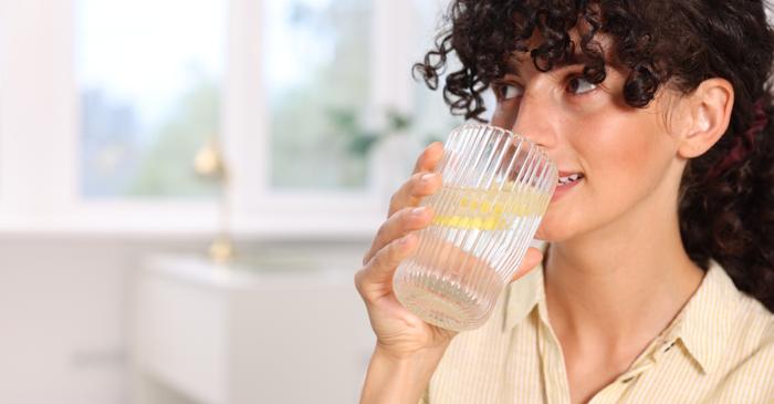 Are apa de dimineață beneficii chiar atât de speciale?