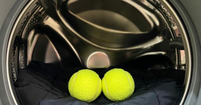 Mingile de tenis reduc timpul de uscare a rufelor cu 30%