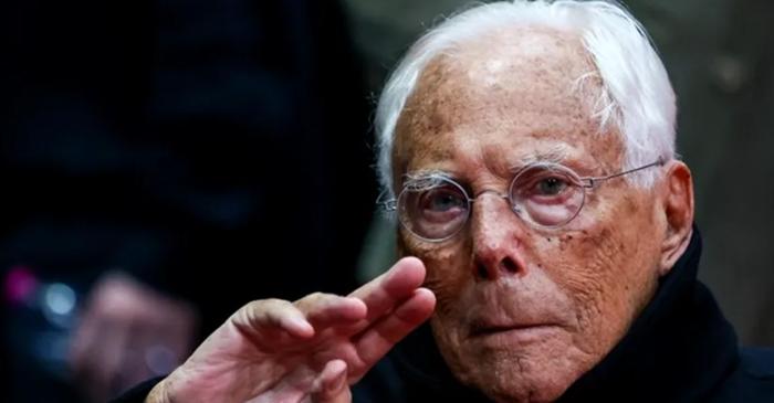 Cum a schimbat Giorgio Armani pentru totdeauna felul în care ne îmbrăcăm?