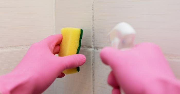 De la bicarbonat la abur, zece metode simple pentru rosturi impecabile