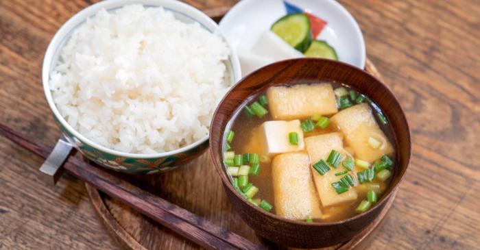 Dieta Okinawa, secretul longevității excepționale a japonezilor din zona albastră