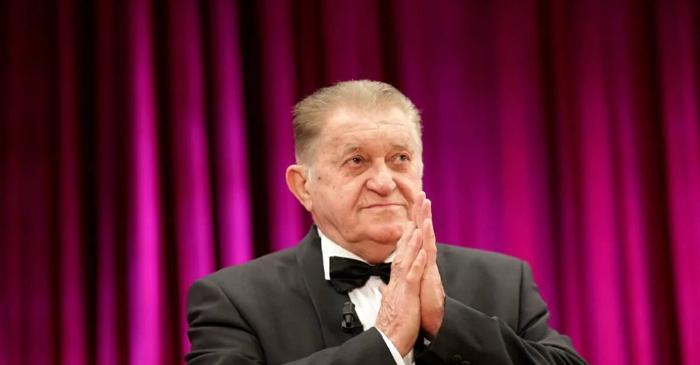 Dorel Vișan dezvăluie la 88 de ani remediile sale neobișnuite, de la carnea crudă la venin de albine