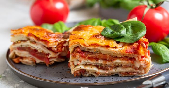 O lasagna fără gluten cu pesto și spanac gata în doar o oră
