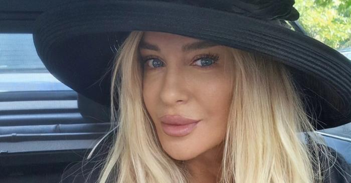 Tania Budi își etalează silueta în costum de baie la 57 de ani