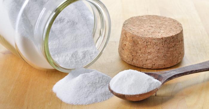 Dermatologii avertizează că remediul cu bicarbonat de sodiu de pe TikTok distruge bariera pielii