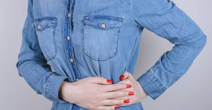 Durerea sub coasta stângă poate semnala probleme cardiace, digestive sau pulmonare