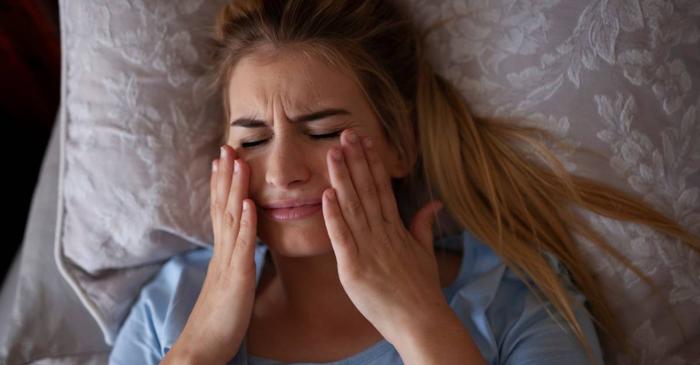 O durere de cap care apare constant în același loc poate indica o afecțiune ascunsă