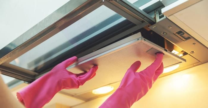 Un filtru de carbon expirat face hota zgomotoasă și îi poate scurta durata de viață