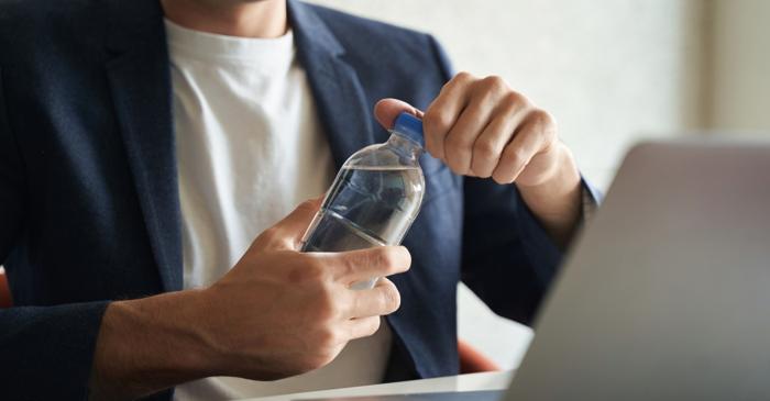 Ce trebuie să faci imediat pentru a salva un laptop pe care ai vărsat lichid
