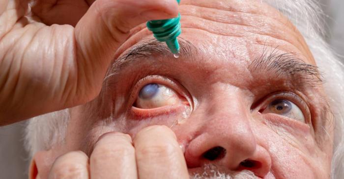 Cum poate o intervenție de 20 de minute să corecteze principala cauză a scăderii vederii la vârstnici?