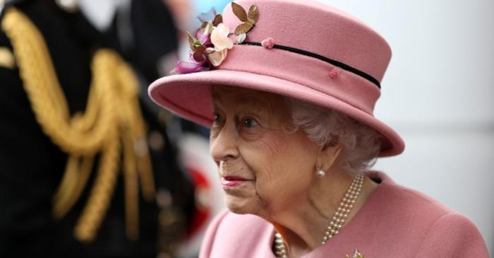 Cum a salvat un desert cu banane o criză la masa Reginei Elisabeta a II-a?