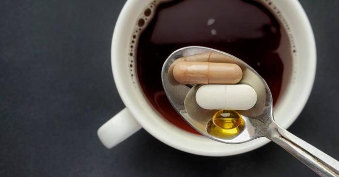 Un neurocercetător recomandă adăugarea colagenului în cafea pentru a reduce ridurile