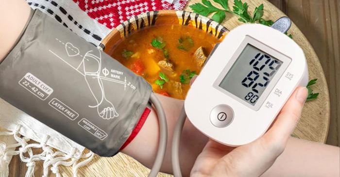 O ciorbă de țelină fără sare scade tensiunea arterială în mod natural