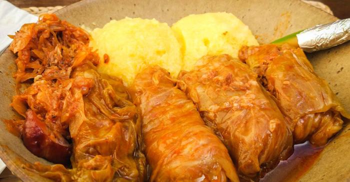 Un ingredient tradițional românesc face sarmalele mai pufoase decât orezul