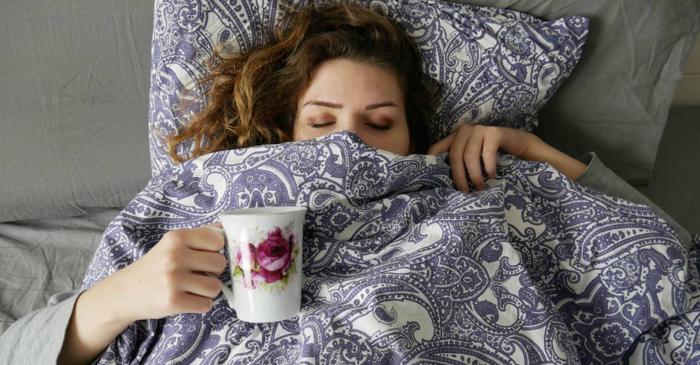 Cafeaua băută după ora 12:00 poate perturba calitatea somnului