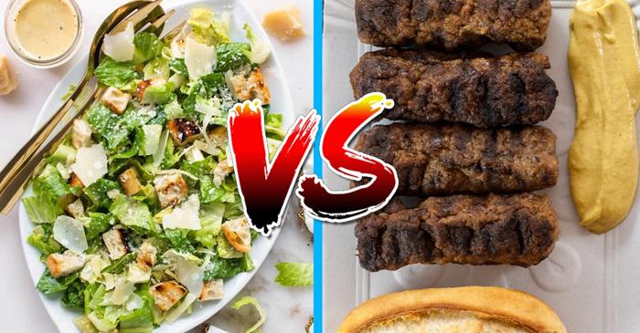 O salată Caesar are adesea mai multe calorii decât o porție de mici