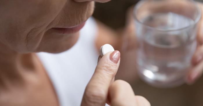 Ar putea o vitamină comună să reducă riscul apariției bolii Alzheimer?