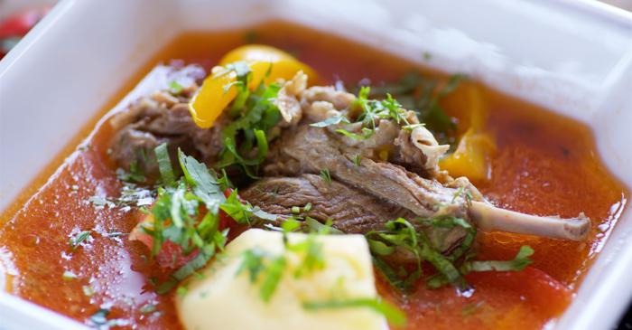 Borșul de miel, considerat un preparat greu, este de fapt un aliat pentru sănătate