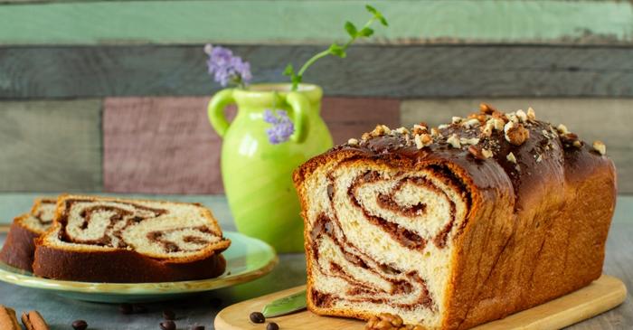 Câte felii de cozonac înseamnă, de fapt, „prea mult” la masa de Paște?