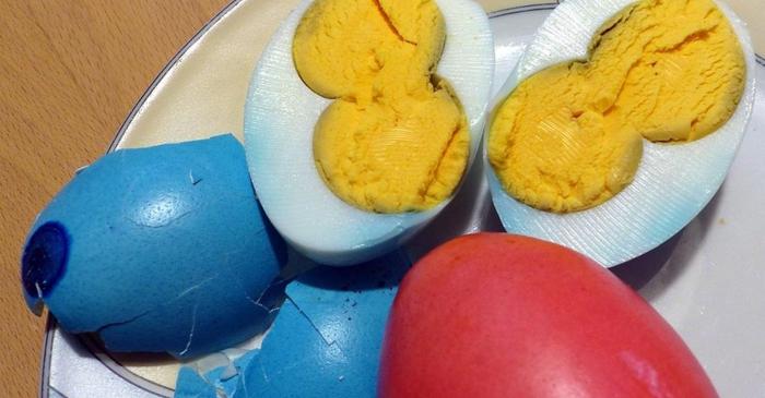 Ce înseamnă când găsești un ou cu două gălbenușuri?