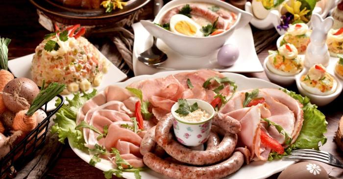 Ce preparate de pe masa de Paște pot declanșa o criză de fiere?