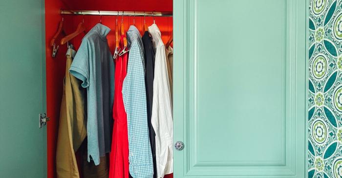 Organizatorii profesioniști dezvăluie ce obiecte nu trebuie să păstrezi niciodată în dulap