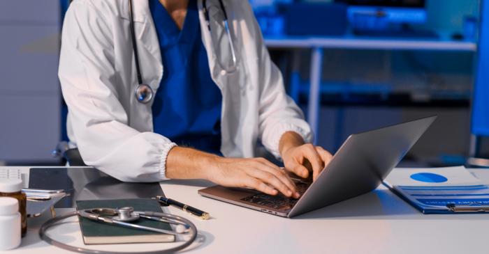 Românii își vor putea accesa dosarul medical de pe telefon din vara anului 2026