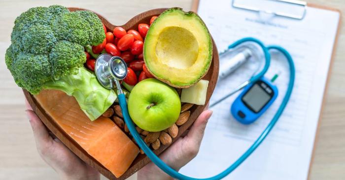 Un cardiolog dezvăluie șase obiceiuri de seară, aparent inofensive, care afectează inima