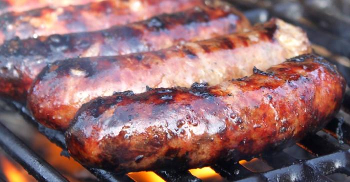 Un obicei foarte răspândit distruge complet gustul cârnaților