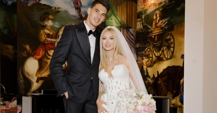 Andreea Bălan a purtat patru rochii la nuntă, dar un invitat important a lipsit