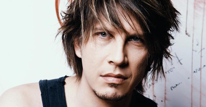 Tudor Turcu, câștigătorul X Factor din 2012, a fost ales de Smiley la Vocea României